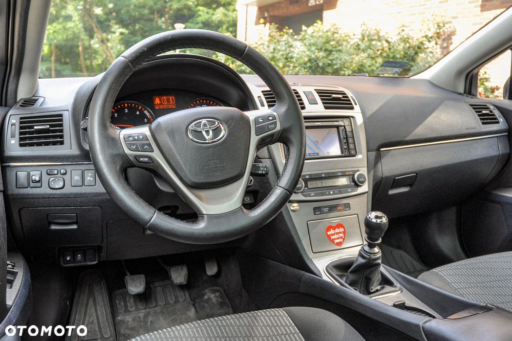 Toyota Avensis - 9