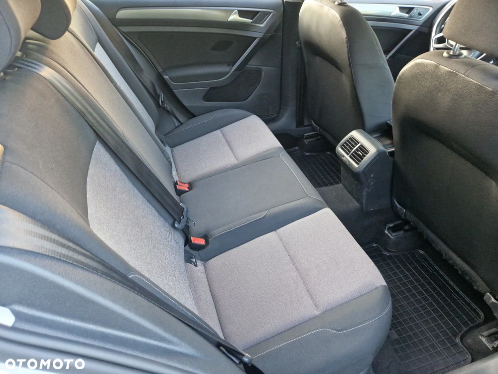 Volkswagen Golf 1.6 TDI BMT Comfortline - 18