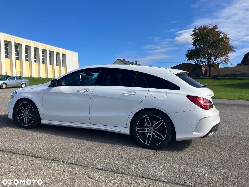 Mercedes-Benz CLA 220 4-Matic - 5