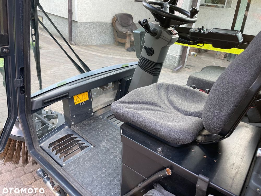 Schmidt Swingo Compact CS 256   200 + Zamiatarka drogowa  zamiatarka chodnikowa uliczna  Swingo 200 +    Super stan 2019 rok - 20