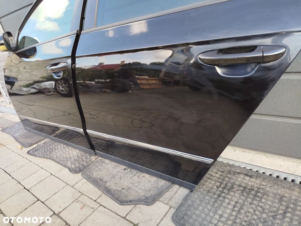 VW Passat B5  FL drzwi prawe tylne LC9Z - 8