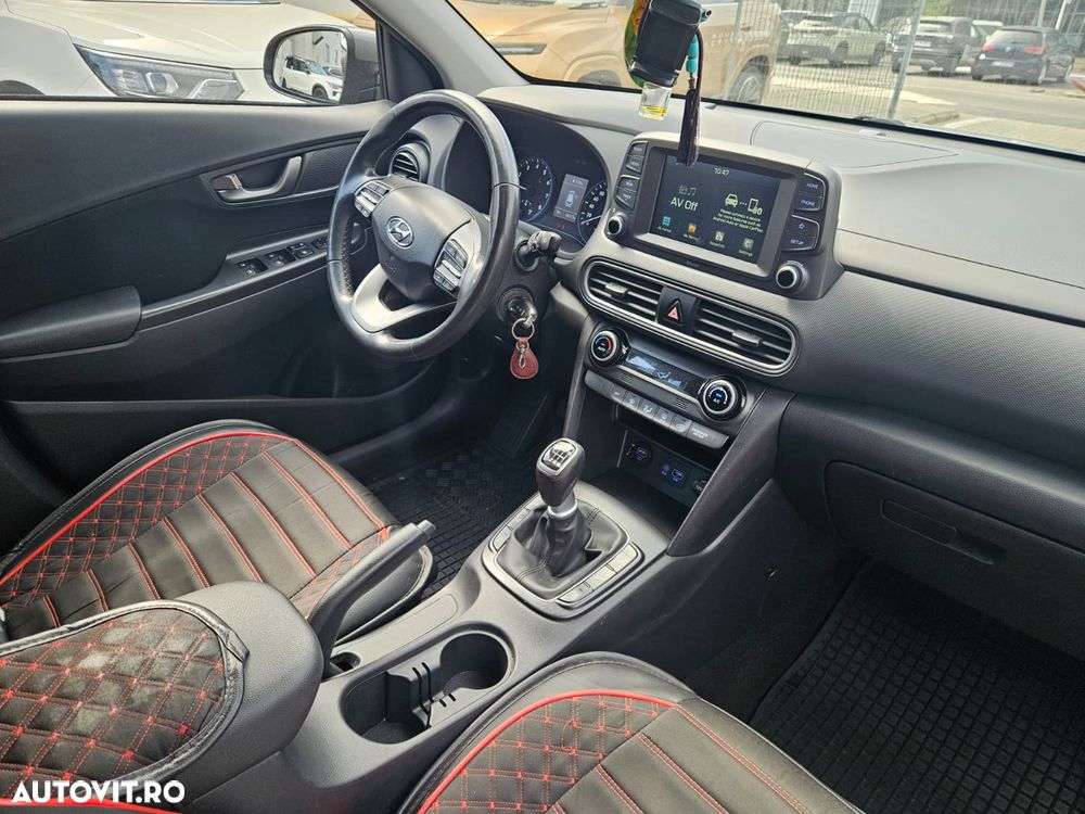 Hyundai KONA - 8