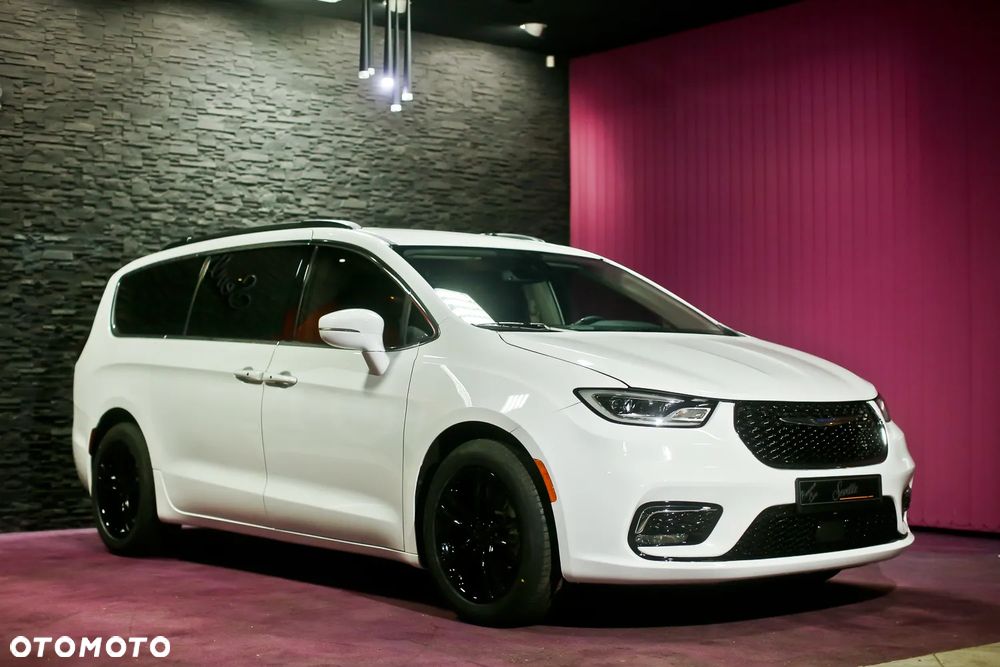 Chrysler Pacifica - 5