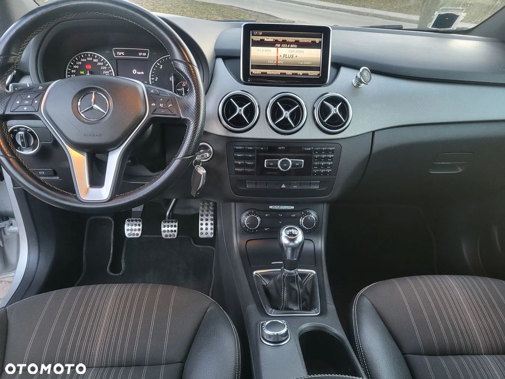 Mercedes-Benz Klasa B 180 CDI (BlueEFFICIENCY) - 14