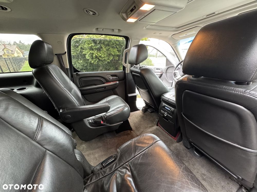 Cadillac Escalade - 12