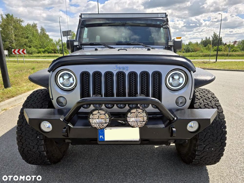 Jeep Wrangler 3.6 Unlim Sahara - 32