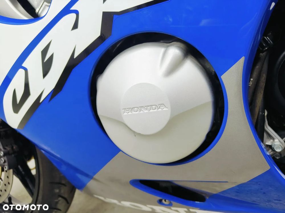Honda CBR - 27