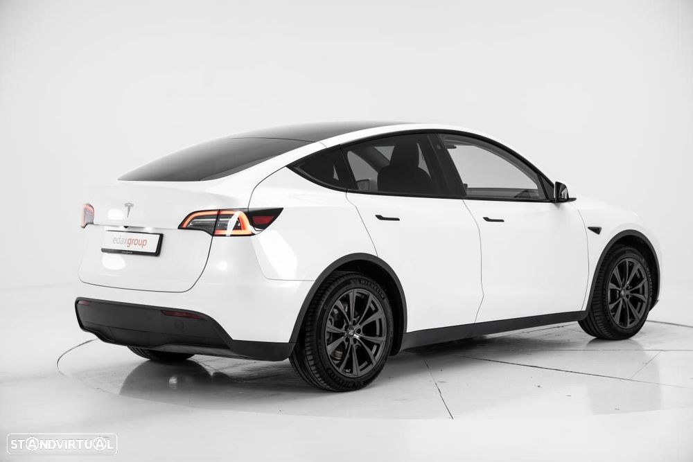 Tesla Model Y RWD - 4