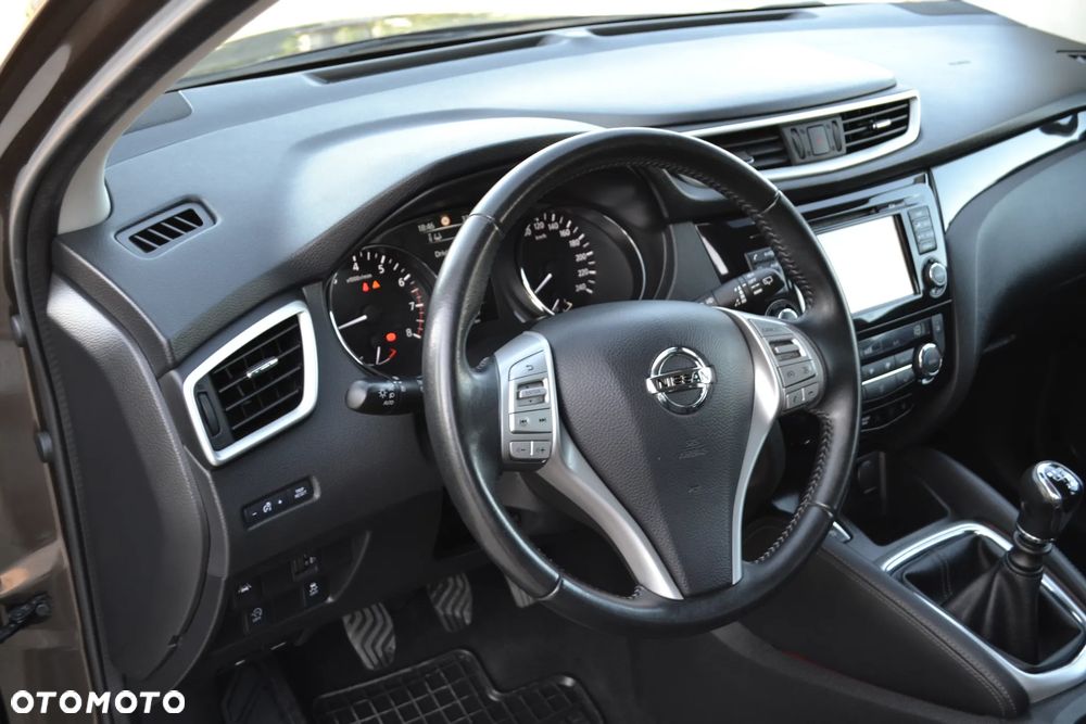 Nissan Qashqai 1.2 DIG-T Tekna EU6 - 15