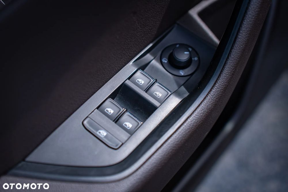 Skoda Superb 2.0 TDI L&K DSG - 21