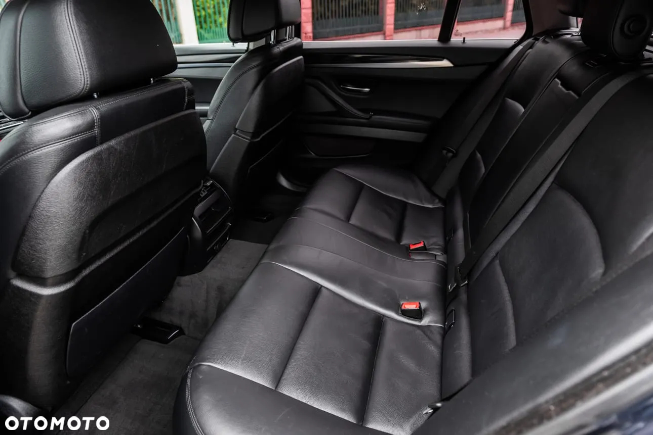 BMW Seria 5 518d - 31