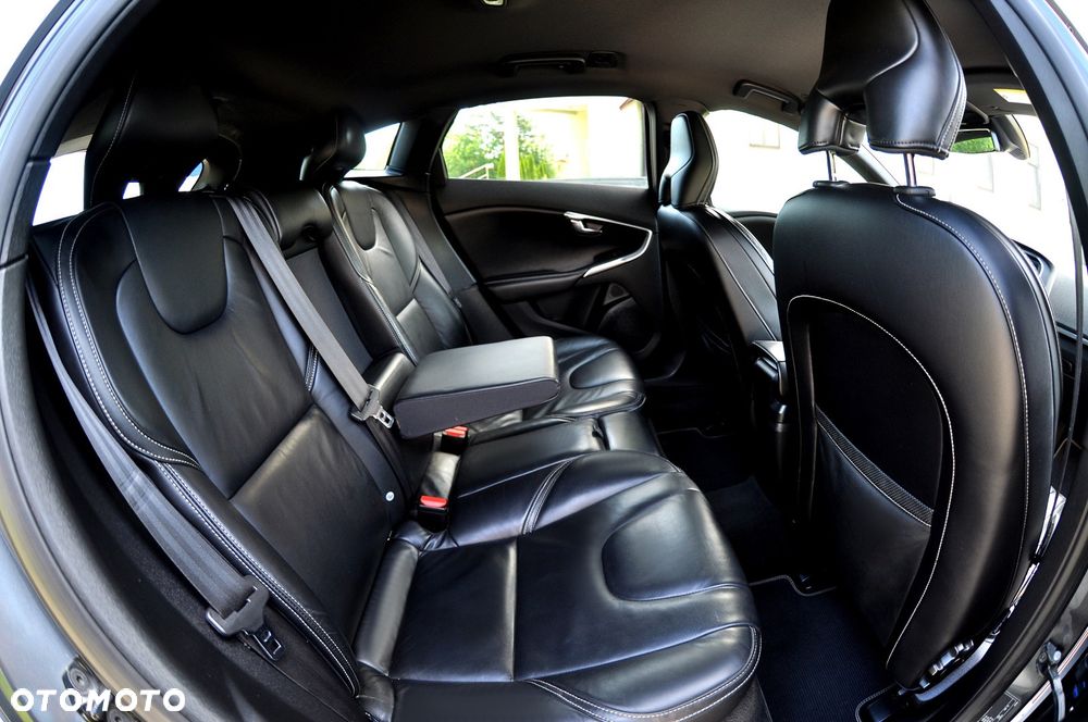 Volvo V40 D3 R-Design Summum - 17