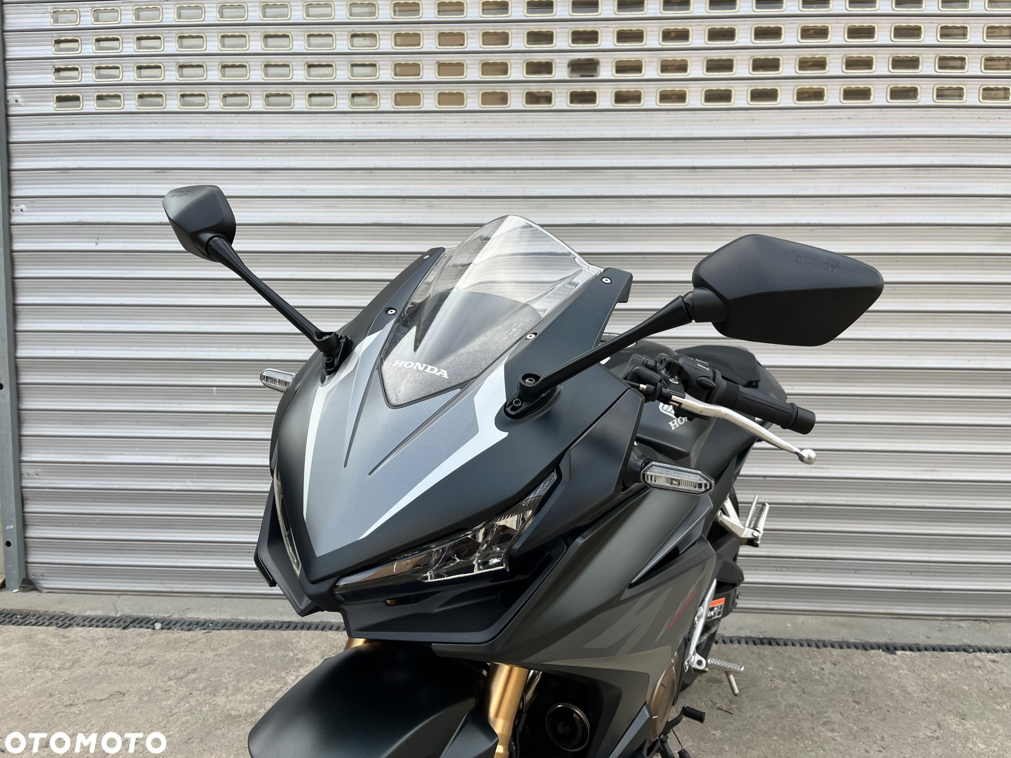 Honda CBR - 33