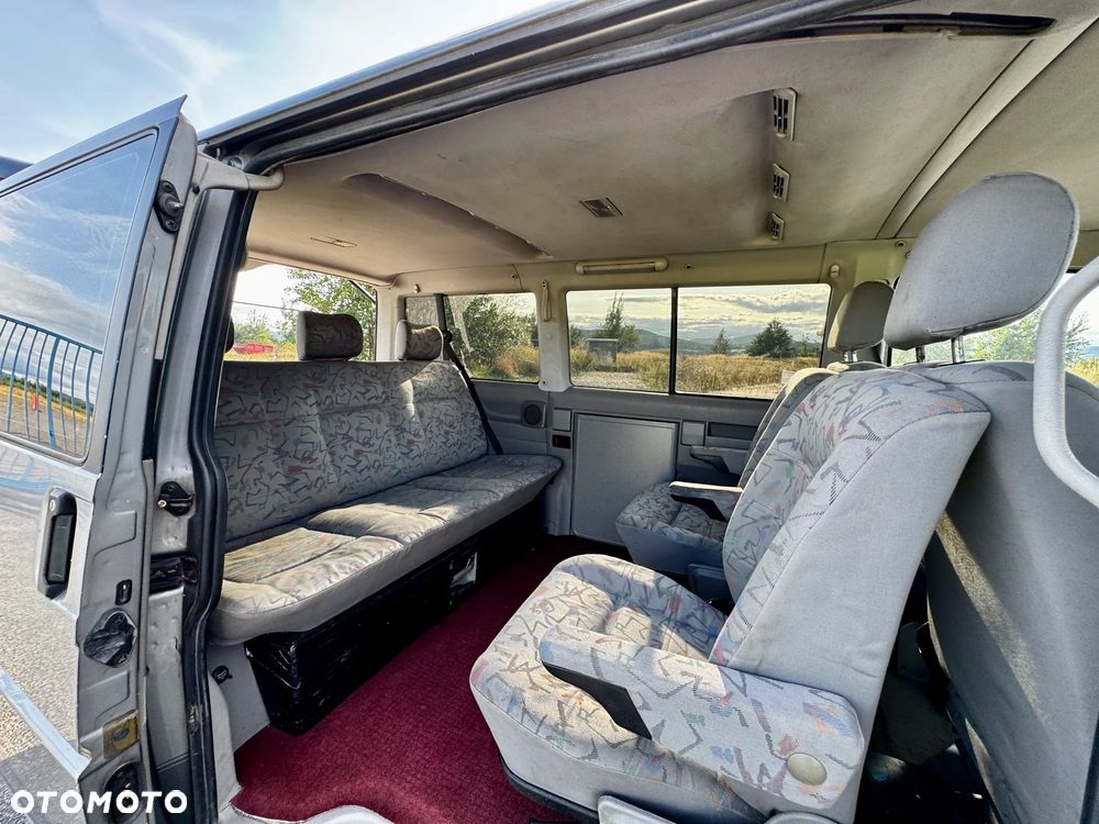 Volkswagen Multivan - 11