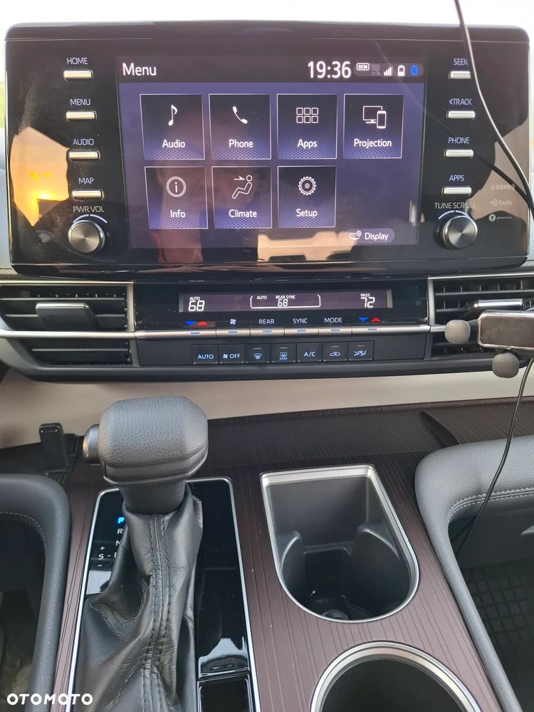 Toyota Sienna - 12