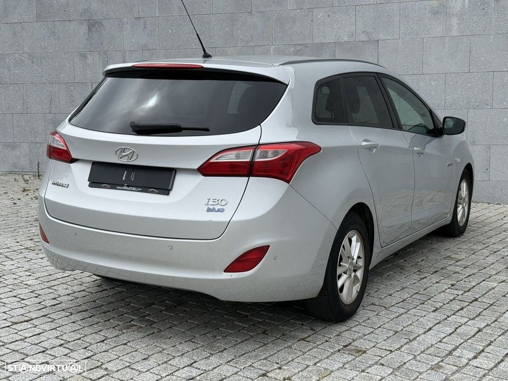 Hyundai i30 SW 1.4 CRDi Blue Active - 4