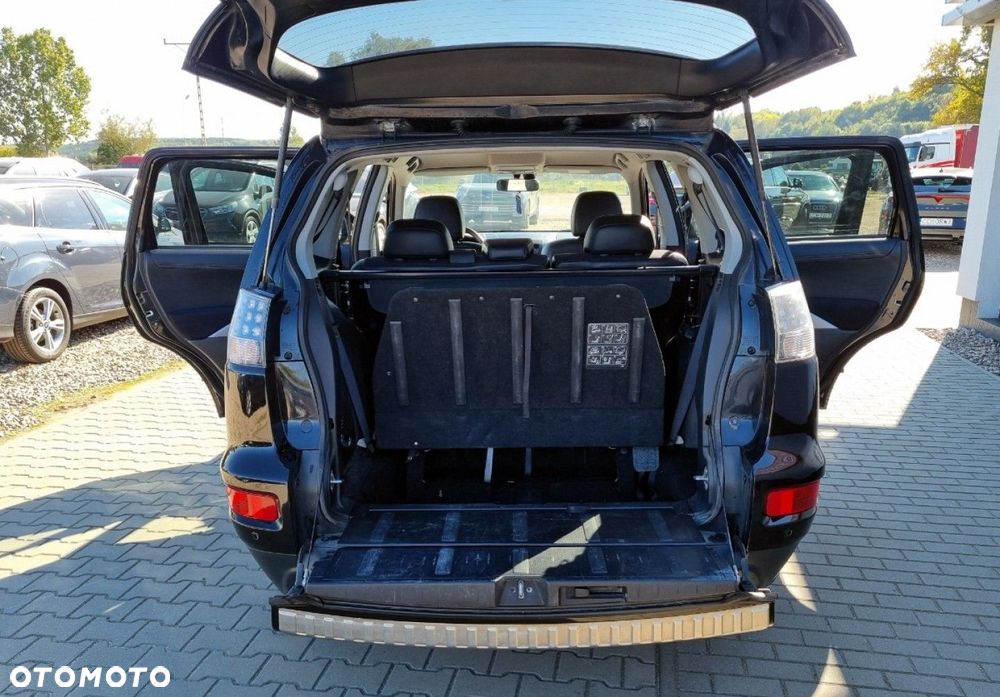 Mitsubishi Outlander - 24