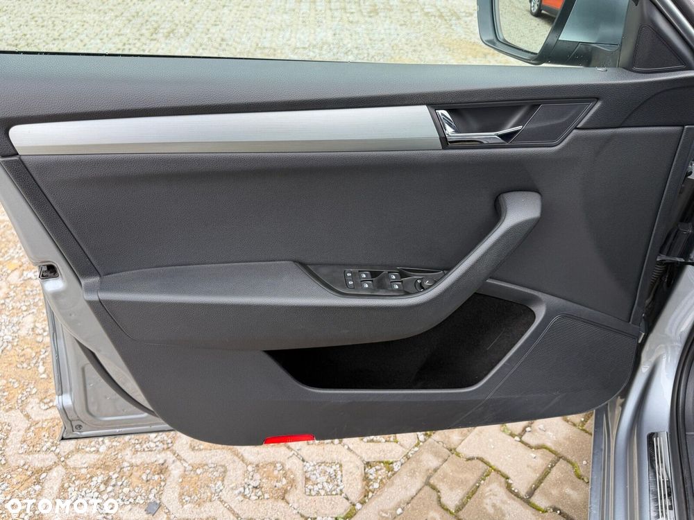 Skoda Superb 2.0 TDI Ambition DSG - 10