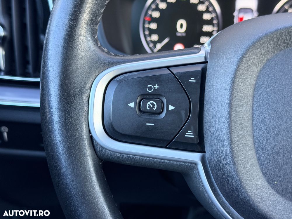 Volvo V60 D3 Geartronic Momentum - 33