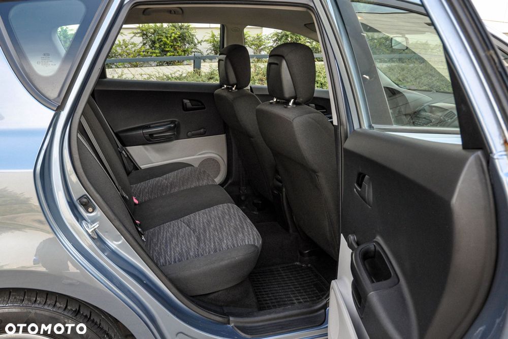 Kia Ceed - 12