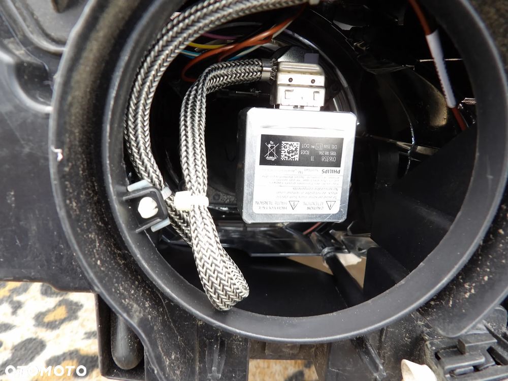 BMW - E70 - LIFT - XENON - NIE SKRĘTNY - LEWA LAMPA PRZEDNIA - 7240789 - 9