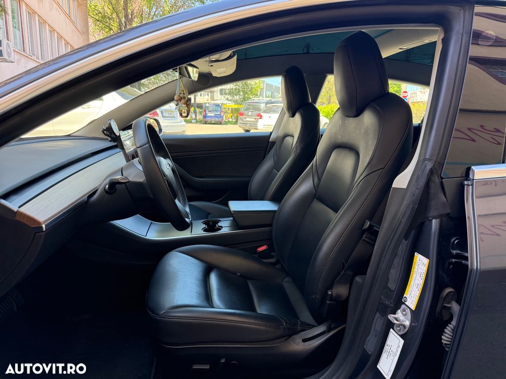 Tesla Model 3 - 24