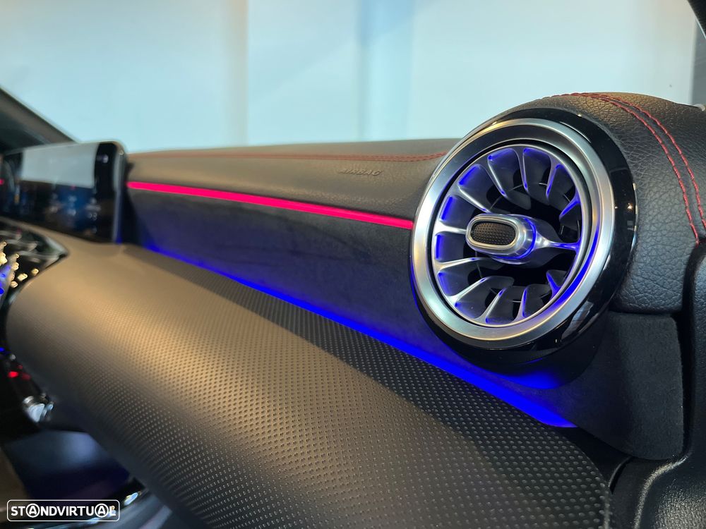 Mercedes-Benz CLA 200 d Shooting Brake 8G-DCT AMG Line - 32