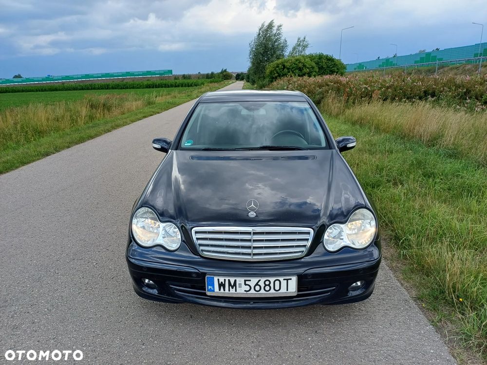 Mercedes-Benz Klasa C 180 Kompressor Automatik Avantgarde Sport Edition - 3