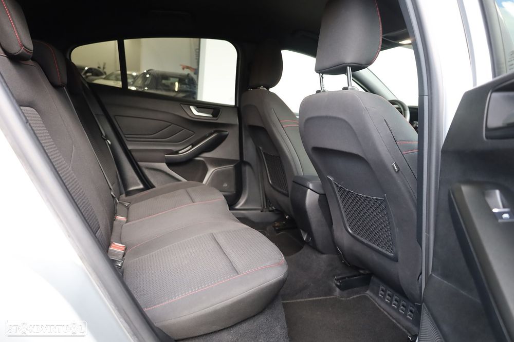 Ford Focus 1.0 EcoBoost MHEV ST-Line Aut. - 36