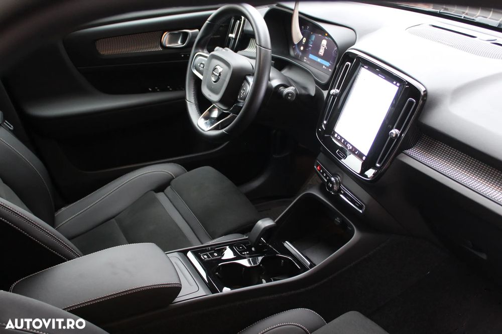 Volvo XC 40 B4 B DKG Ultimate Dark - 10