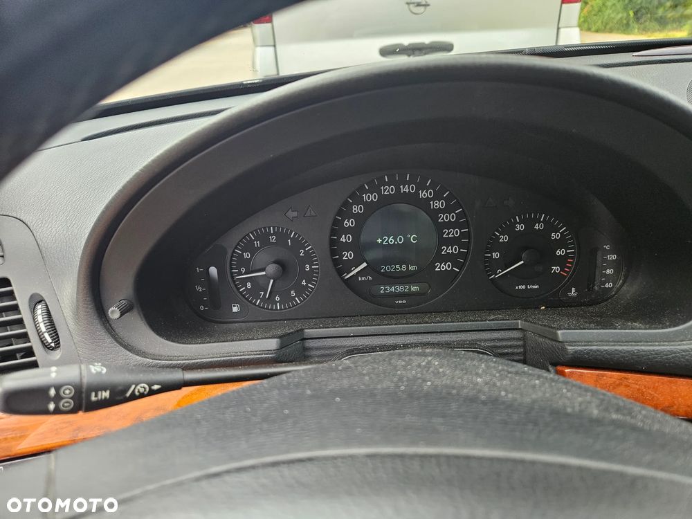 Mercedes-Benz Klasa E 200 Kompressor Classic - 8