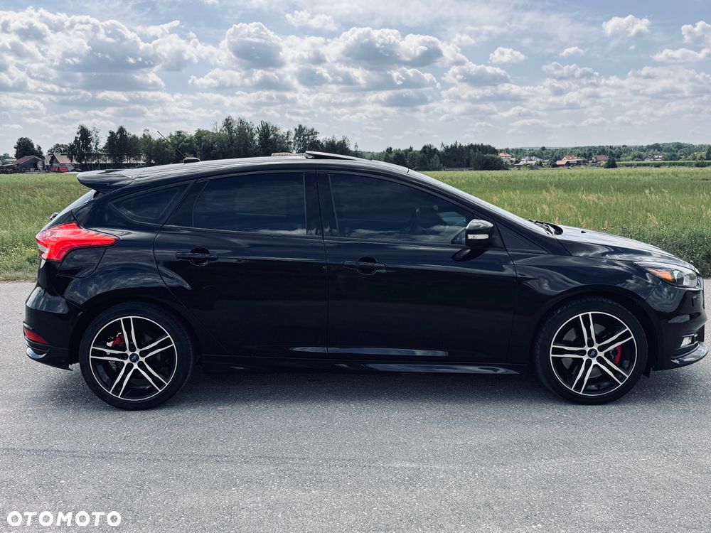 Ford Focus 2.0 EcoBoost ST mit Leder-Sport-Paket - 6