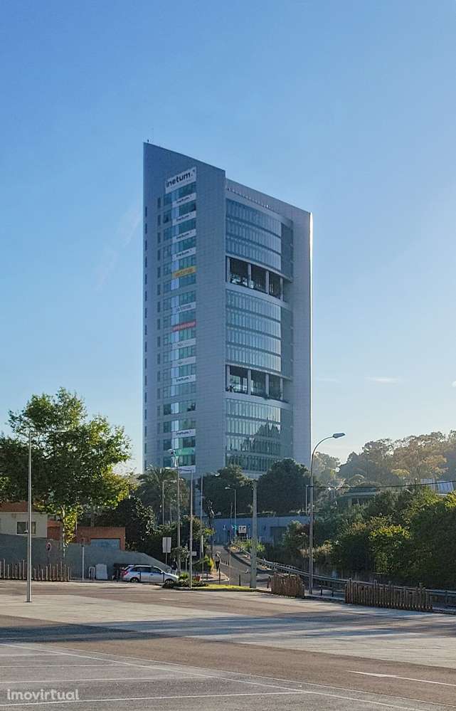 Escritórios privados para 10 pessoas em Lisbon, Miraflores - Grande imagem: 2/10