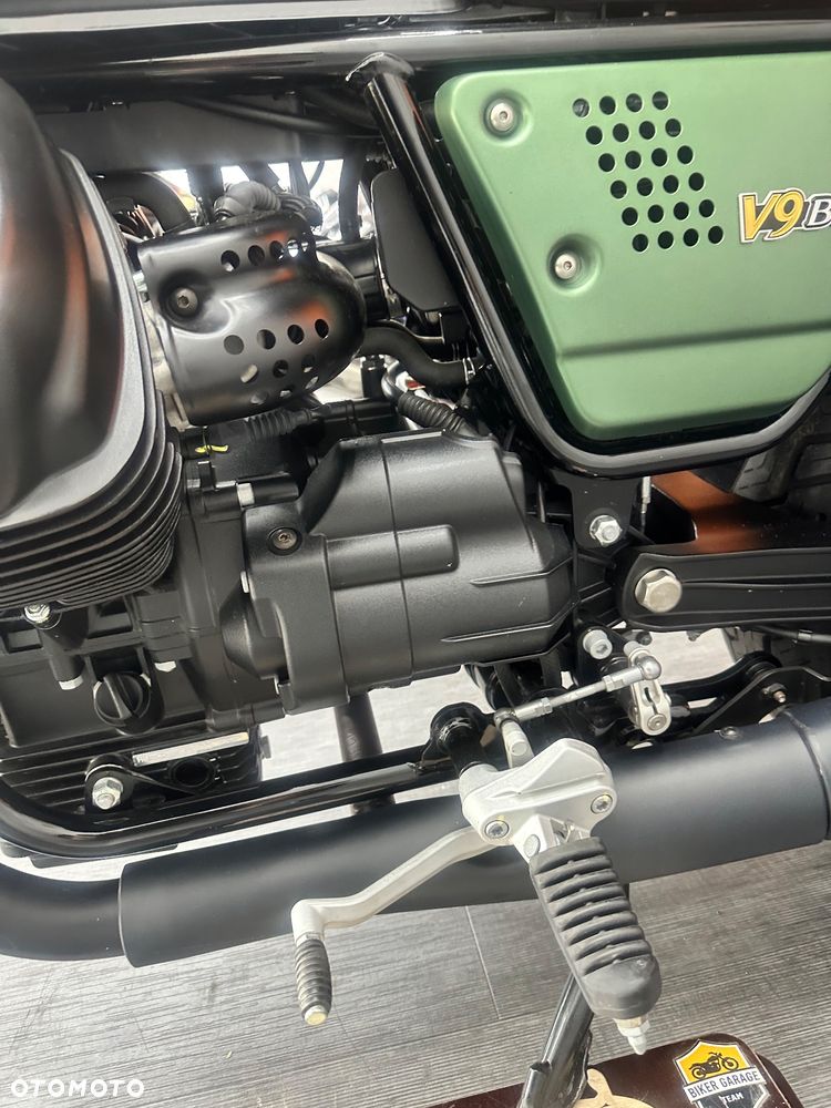 Moto Guzzi V9 - 24