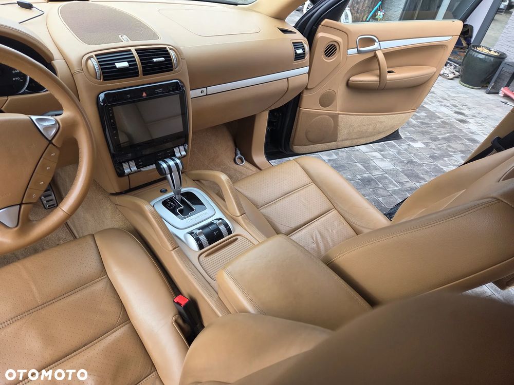 Porsche Cayenne - 20