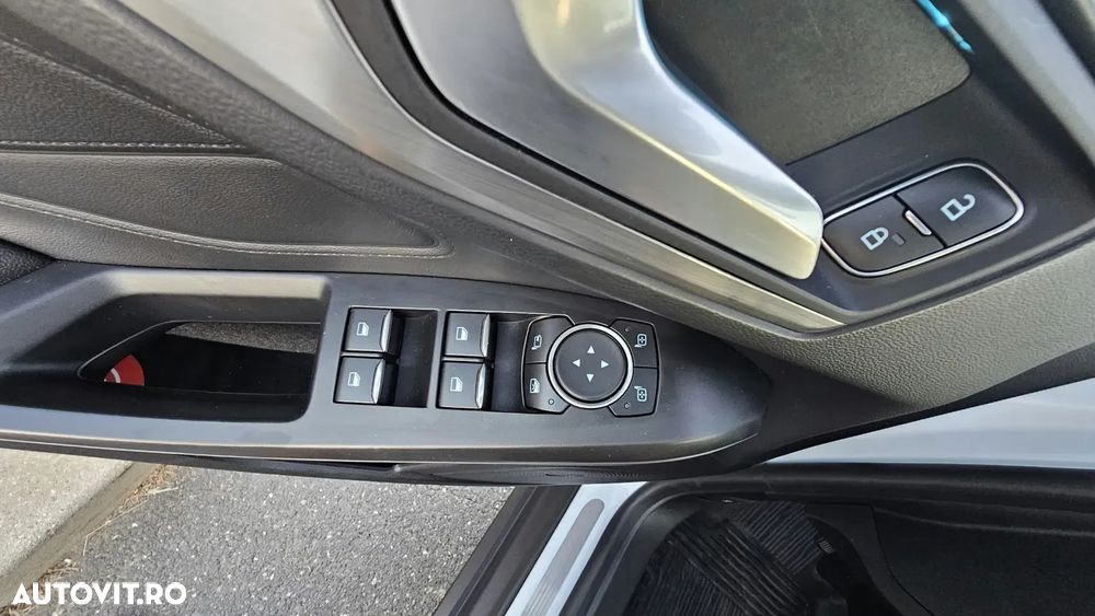 Ford Focus 1.5 EcoBlue Start-Stopp-System TITANIUM - 19