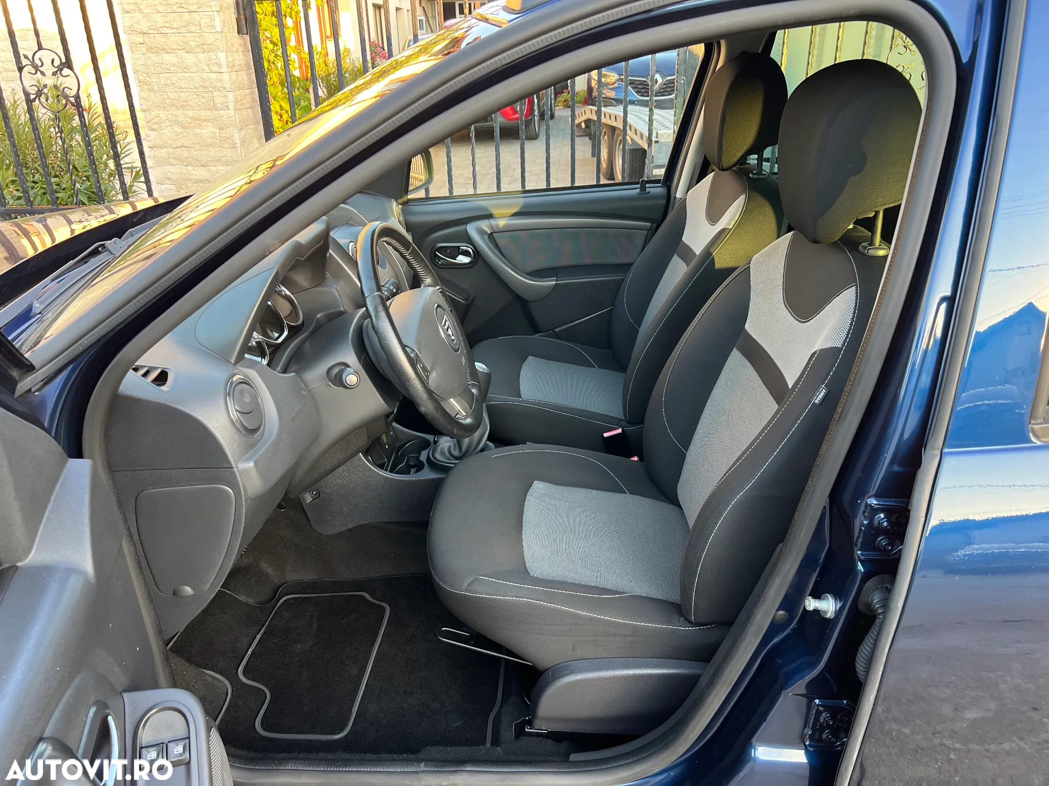 Dacia Duster 1.6 SCe Essential - 6