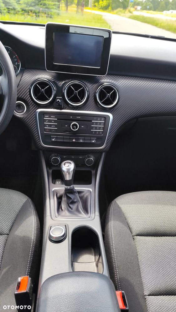 Mercedes-Benz GLA 180 - 27