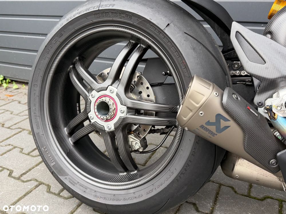 Ducati Panigale V4S - 7