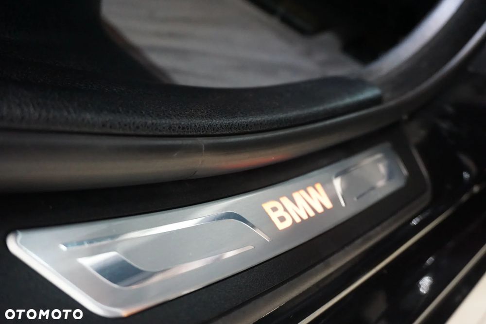 BMW Seria 5 525d Luxury Line - 29