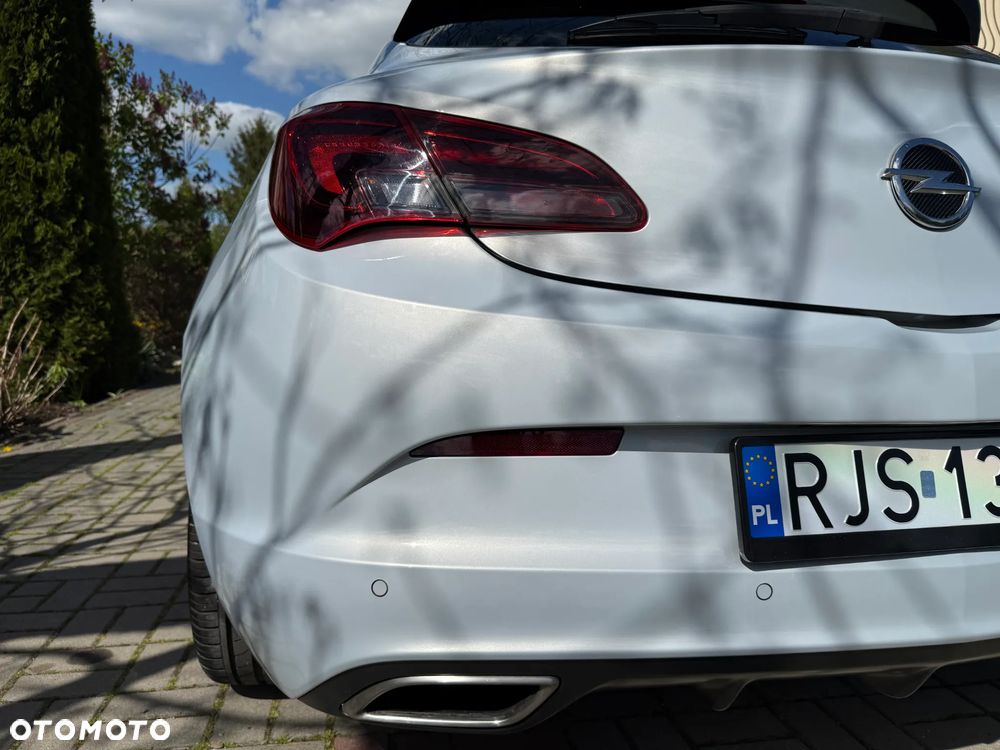 Opel Astra IV GTC OPC - 15