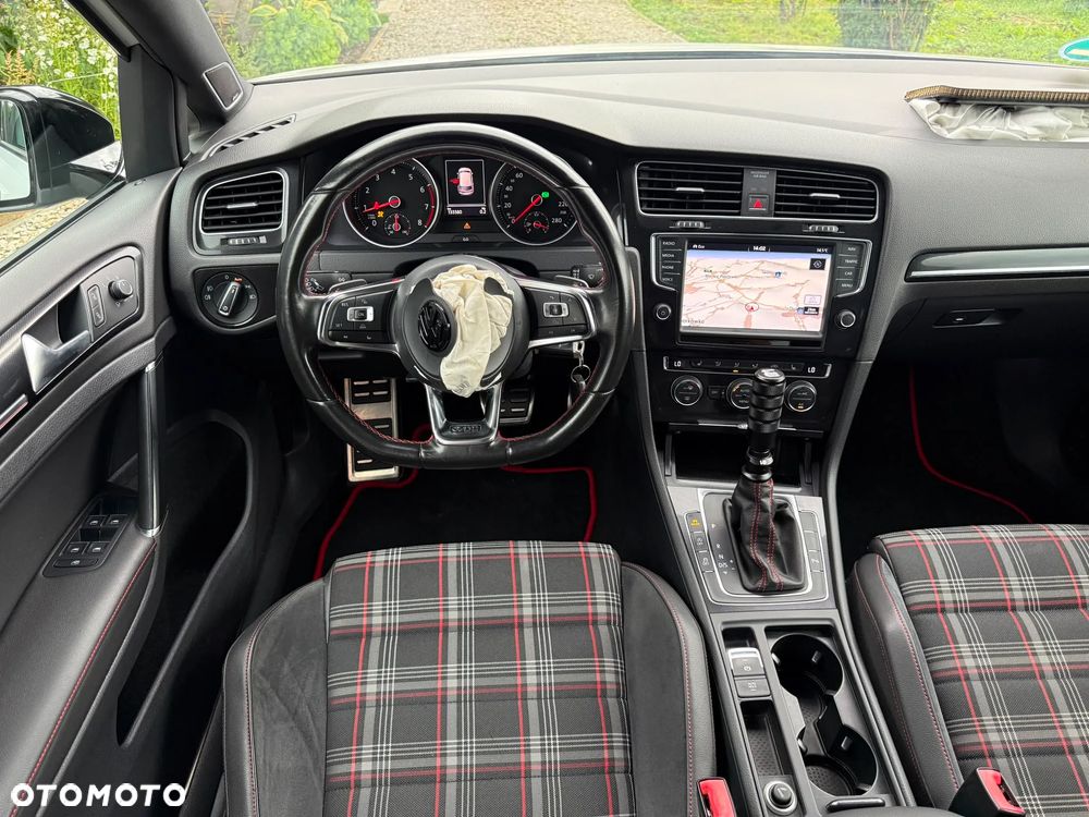 Volkswagen Golf GTI Performance BlueMotion Technology DSG - 26