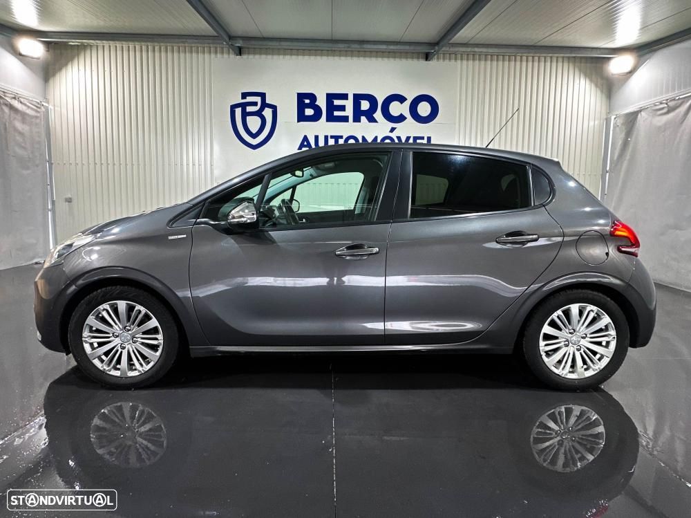 Peugeot 208 1.2 PureTech Allure - 12