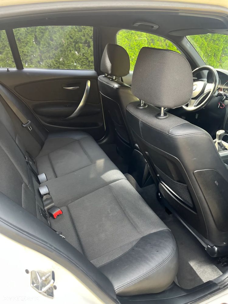 BMW Seria 1 120d DPF Edition Sport - 12