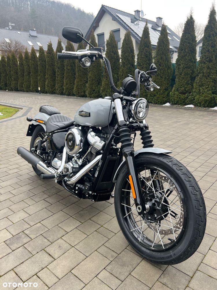 Harley-Davidson Softail Street Bob - 1