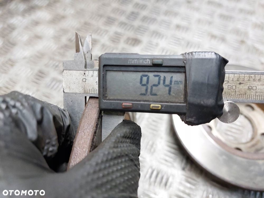 TARCZE HAMULCOWE TYŁ + KLOCKI + ZACISKI VOLKSWAGEN GOLF IV OCTAVIA I - 5