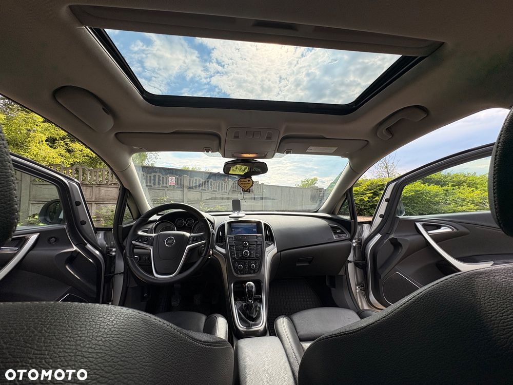 Opel Astra 1.6 T Executive - 8
