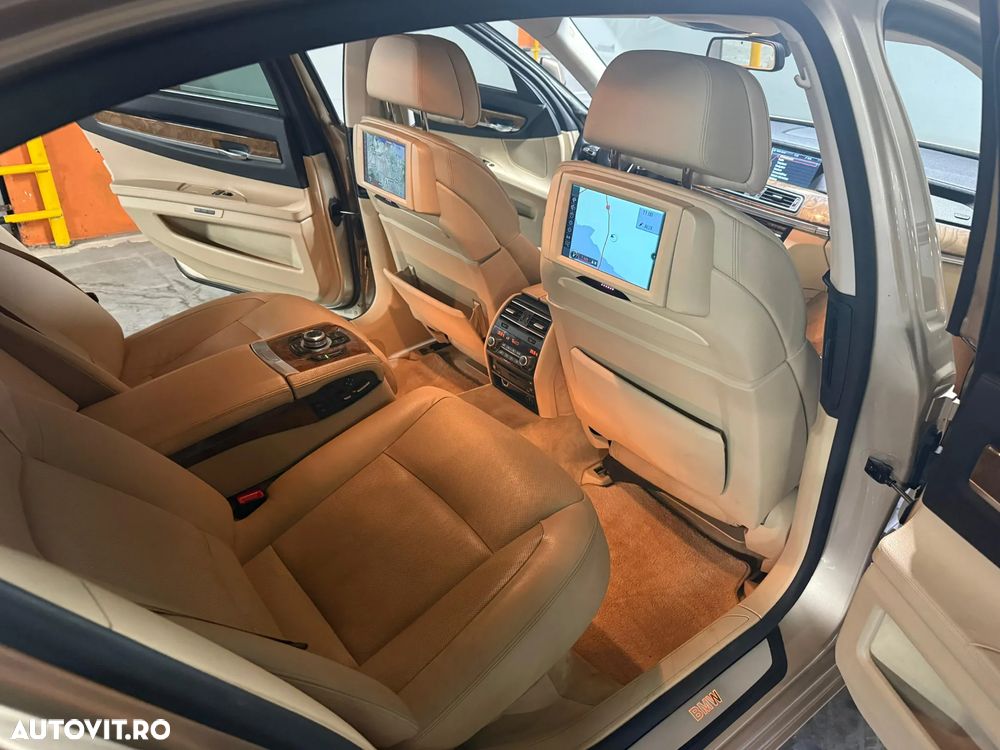 BMW Seria 7 740Li - 8