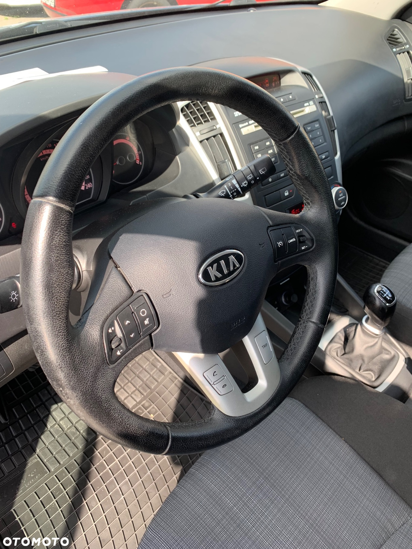 Kia Ceed 1.4 CVVT Dream-Team Edition - 12