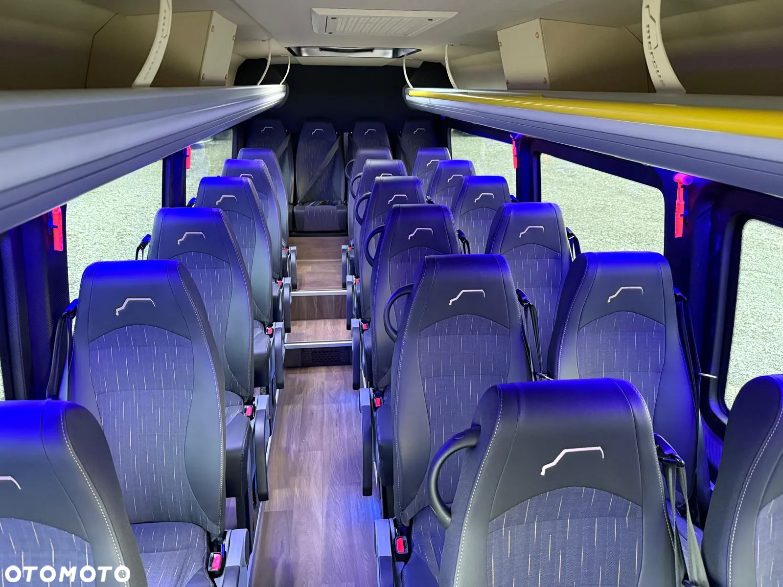 Mercedes-Benz Sprinter 519 - 21